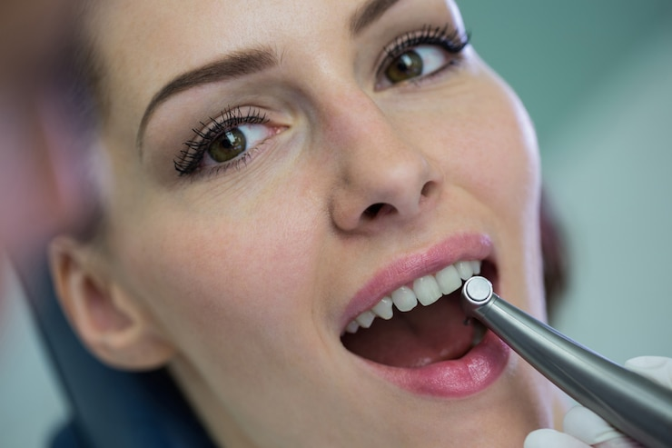 You are currently viewing Do Gums Swell When Permanent Teeth Come In? A Complete Guide 